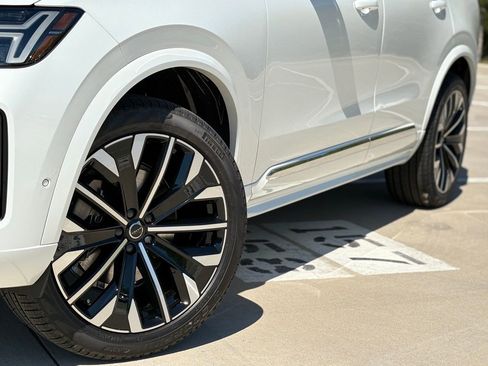 New 2026 Volvo XC90 B6 Plus w/ Protection Package Premier image 9