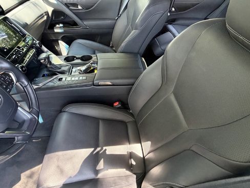 Used 2022 Lexus LX 600 4WD w/ Accessory Package (Z1) image 15