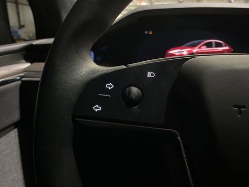 Used 2022 Tesla Model X image 10