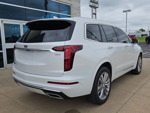 Used 2023 Cadillac XT6 Premium Luxury w/ Platinum Package AWD/4WD image 4