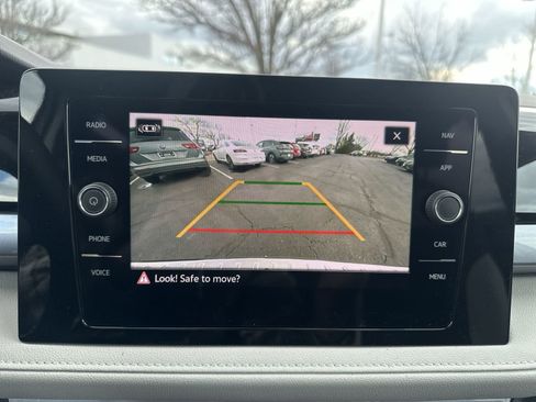 Used 2025 Volkswagen Taos SEL image 20