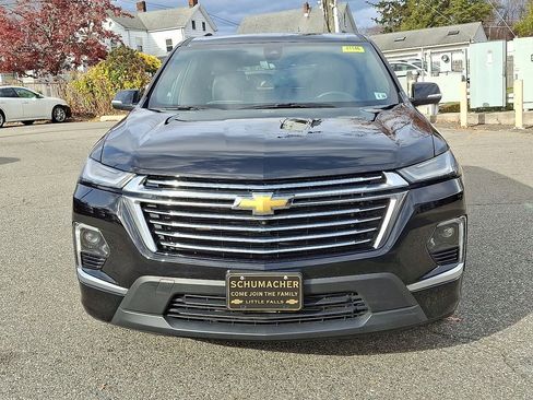 Used 2023 Chevrolet Traverse Premier image 3