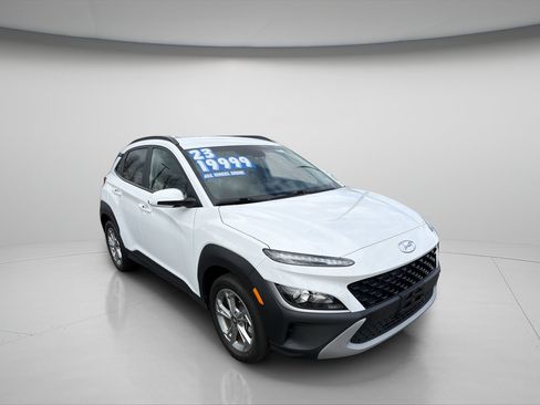 Used 2023 Hyundai Kona SEL AWD/4WD image 5