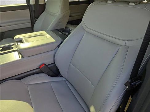Used 2026 Ford Expedition Active RWD image 15