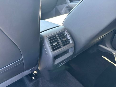 Used 2026 Volkswagen Tiguan SE AWD/4WD image 24