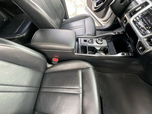 Used 2023 Kia Sorento EX image 33