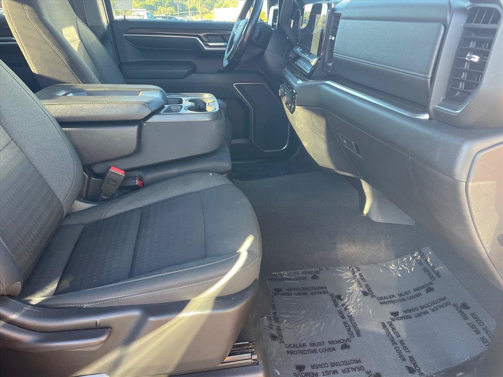 Used 2022 Chevrolet Silverado 1500 LT AWD/4WD image 25