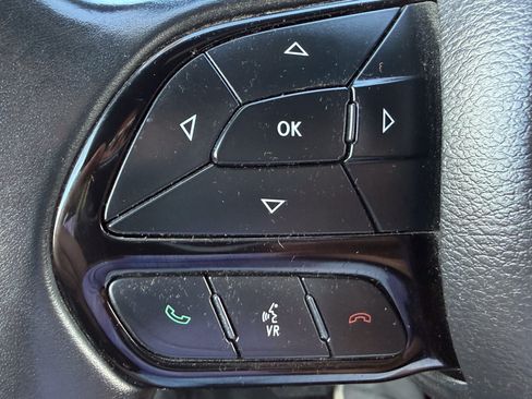 Used 2018 Chrysler Pacifica Touring Plus w/ S Appearance Package FWD image 27
