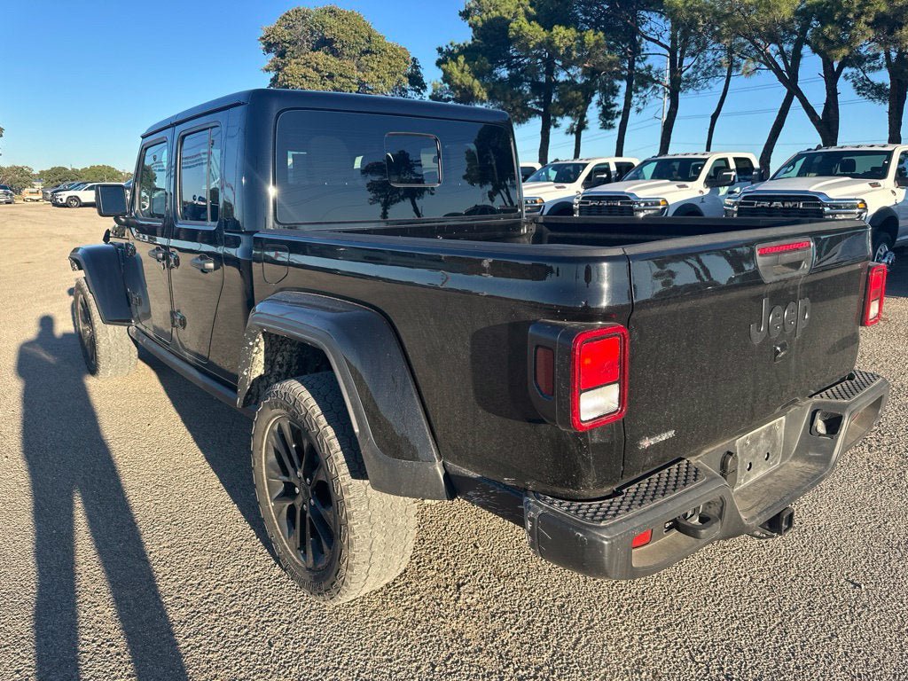 Used 2025 Jeep Gladiator Sport AWD/4WD image 6