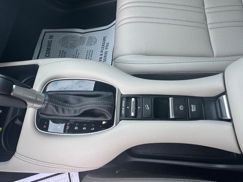 Used 2025 Honda HR-V EX-L image 14