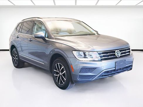 Used 2021 Volkswagen Tiguan SE image 3