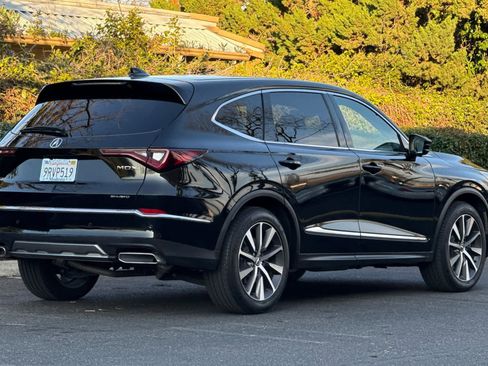 Used 2025 Acura MDX SH-AWD w/ Technology Package image 3