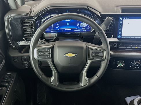 Used 2023 Chevrolet Silverado 1500 LT AWD/4WD image 18