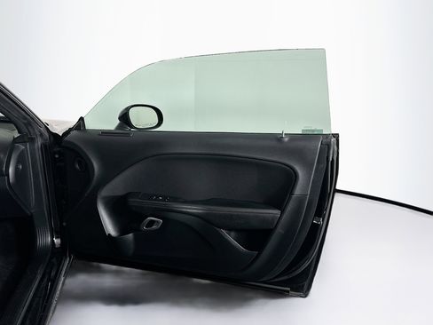 Used 2018 Dodge Challenger SXT image 28