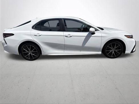 Used 2024 Toyota Camry SE FWD image 5