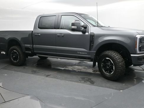 New 2026 Ford F350 Platinum w/ Tremor Off-Road Package image 8