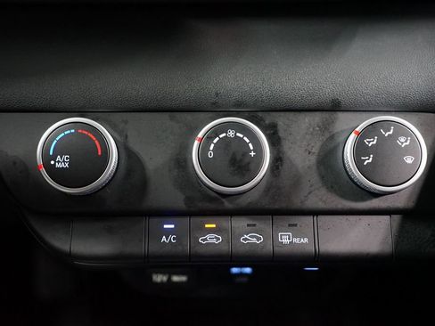 Used 2024 Hyundai Elantra SE image 19