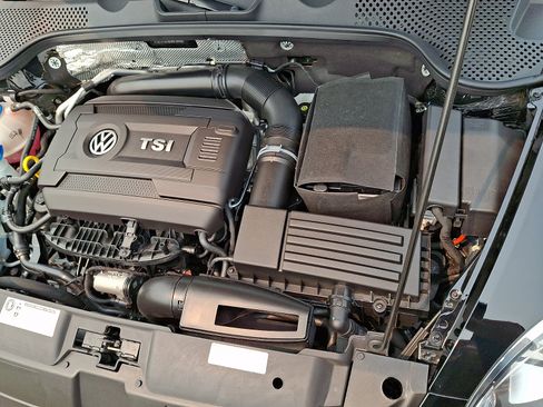 Used 2014 Volkswagen Beetle 1.8T FWD image 28