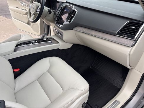 Certified 2023 Volvo XC90 B6 Plus image 43
