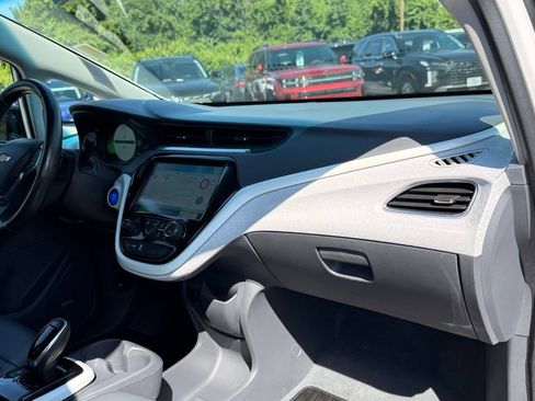 Used 2020 Chevrolet Bolt Premier w/ Infotainment Package FWD image 37
