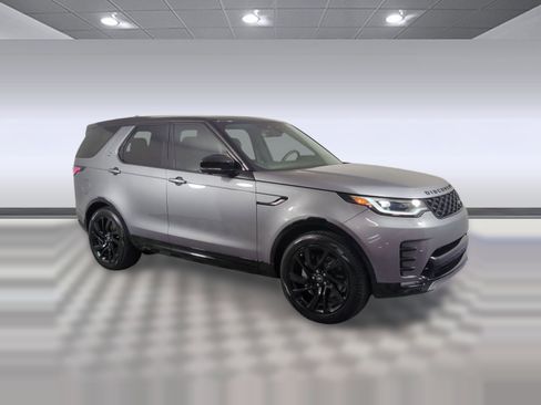 Certified 2025 Land Rover Discovery Dynamic SE image 6