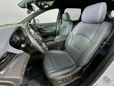 Used 2022 Buick Enclave Essence image 28