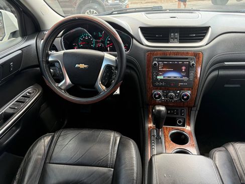 Used 2014 Chevrolet Traverse LT FWD image 16