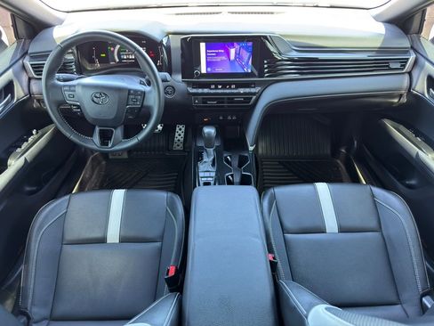 Used 2025 Toyota Camry SE FWD image 20