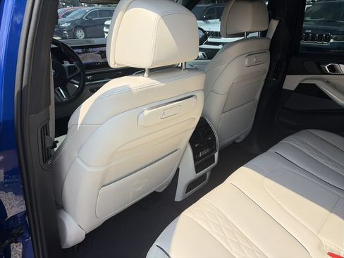 Used 2025 BMW X5 M60i AWD/4WD image 27