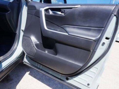 Used 2023 Toyota RAV4 XLE Premium image 21