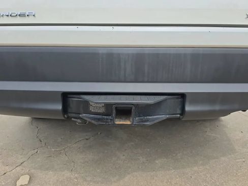 Used 2020 Toyota Highlander XLE AWD/4WD image 13