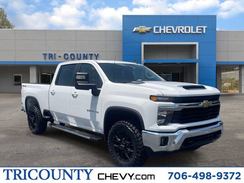 Used 2025 Chevrolet Silverado 2500 LT w/ Convenience Package AWD/4WD image 1
