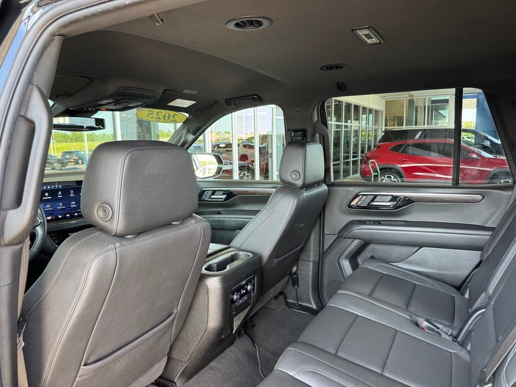 Used 2025 Chevrolet Tahoe LT RWD image 22