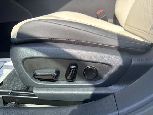 Used 2025 Lexus ES 350 w/ Premium Package image 21