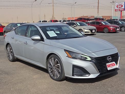 Used 2023 Nissan Altima 2.5 SL image 5