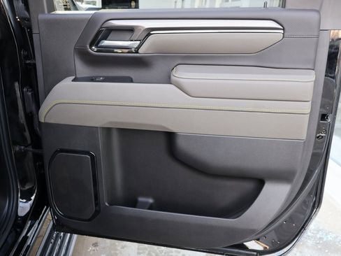 Certified 2025 Chevrolet Silverado 2500 ZR2 w/ Technology Package image 41