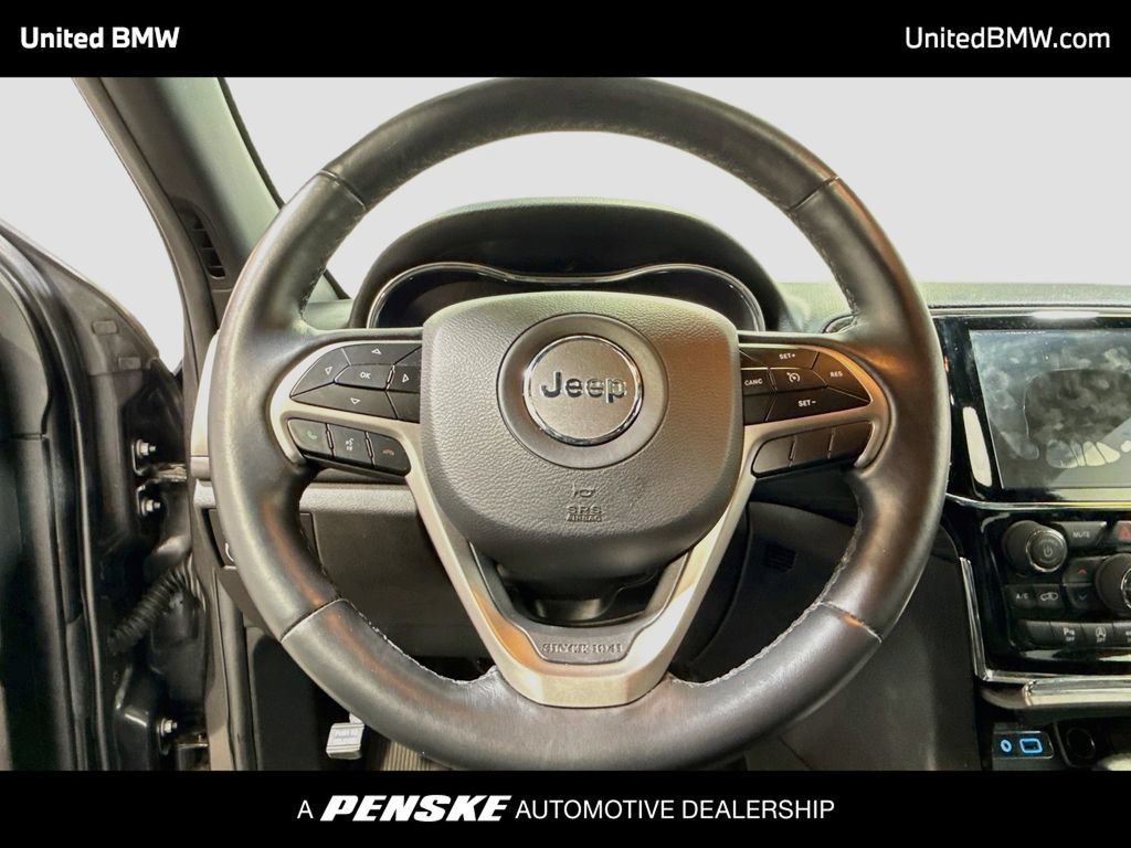 Used 2019 Jeep Grand Cherokee Altitude AWD/4WD image 6