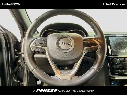 Used 2019 Jeep Grand Cherokee Altitude AWD/4WD image 6