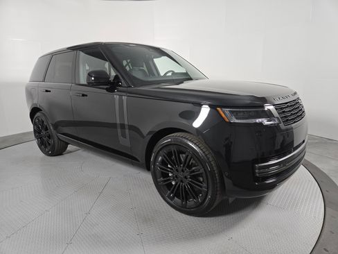 New 2026 Land Rover Range Rover SE image 16