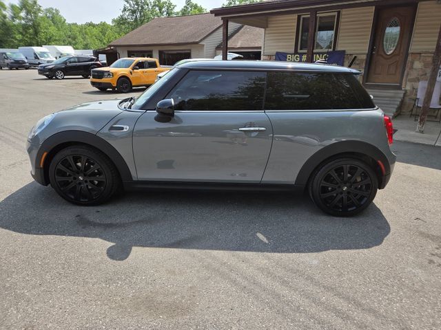 Used 2017 MINI Cooper 2-Door Hardtop FWD image 3