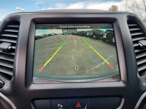 Used 2020 Jeep Cherokee Trailhawk w/ Cold Weather Group image 29