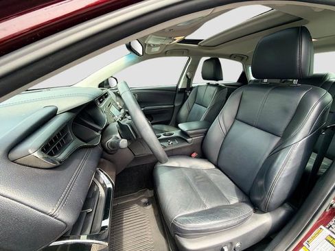 Used 2018 Toyota Avalon XLE Premium w/ All Weather Liner Package FWD image 11