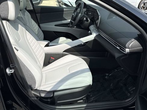 Certified 2026 Hyundai Elantra Limited FWD image 20
