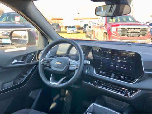 New 2026 Chevrolet Equinox LT image 32