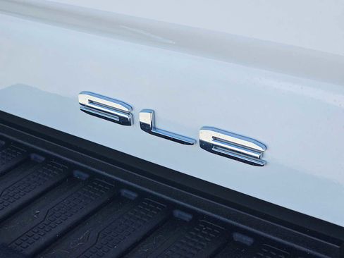 New 2025 GMC Sierra 2500 SLE w/ SLE Value Package; image 17