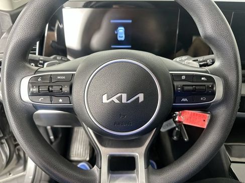 Used 2023 Kia Sportage LX AWD/4WD image 17