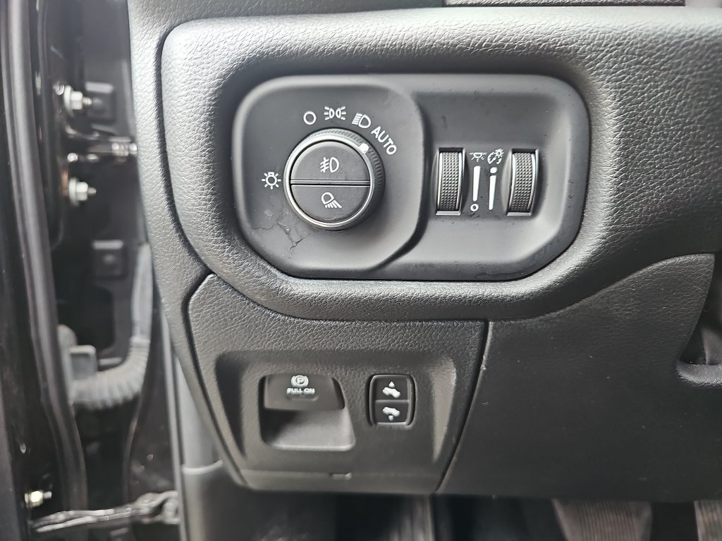 Used 2025 RAM 1500 Big Horn AWD/4WD image 25