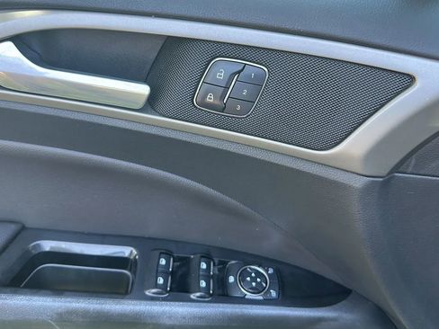 Used 2013 Ford Fusion SE image 42