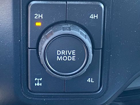 Used 2023 Ford F350 Lariat w/ FX4 Off-Road Package image 23