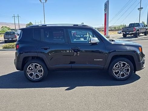 Used 2017 Jeep Renegade Limited AWD/4WD image 3